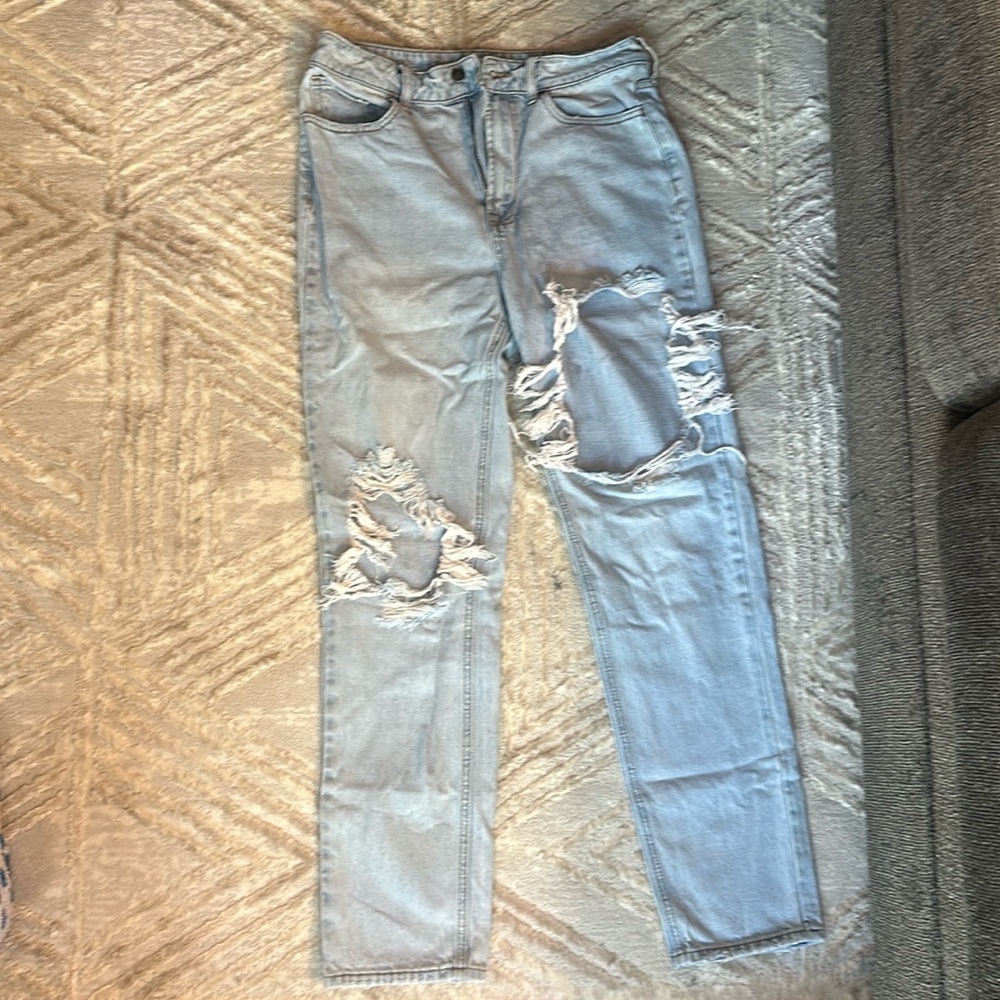 Distressed Straight jeans